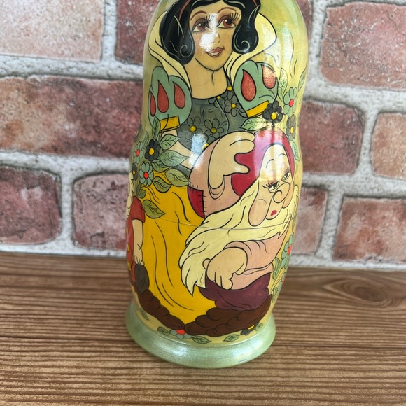 Vintage Russian Stacking - Nesting Dolls Snow White 7 pieces - Picture 3 of 12